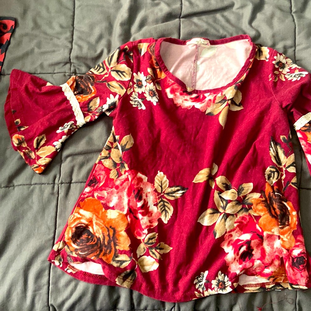 floral print shirt